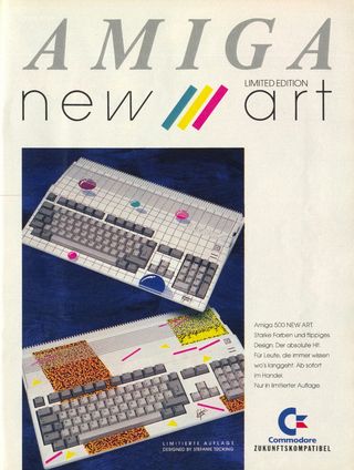 Ganzseitige Werbeanzeige für die „Amiga New Art Limited Edition" von Commodore. Im oberen Drittel steht der elegante Schriftzug „AMIGA new art" mit drei schrägen Farbbalken in Türkis, Gelb und Pink. Darunter sind perspektivisch beide Sondermodelle abgebildet: das „Ball-Design" mit Gittermuster und bunten Kugeln sowie das „Leopard-Design" mit gelb-schwarzen Mustern und geometrischen Formen. Der Anzeigentext rechts daneben lautet: „Amiga 500 NEW ART. Starke Farben und flippiges Design. Der absolute Hit. Für Leute, die immer wissen wo's langgeht. Ab sofort im Handel. Nur in limitierter Auflage." Am unteren Rand stehen der Hinweis „Designed by Stefanie Tücking" sowie das Commodore-Logo mit dem Slogan „Zukunftskompatibel".